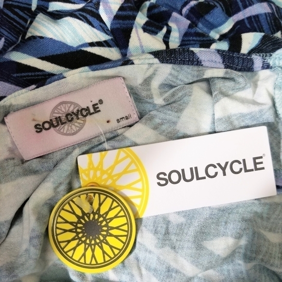Soulcycle blue palm leaf print SOUL sleeveless active top women's size Small - Picture 9 of 9